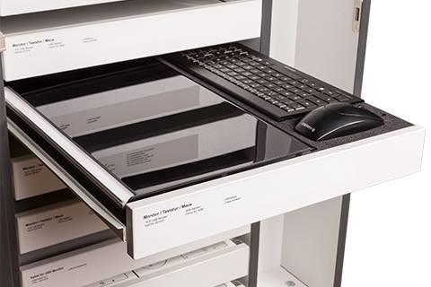 Schublade mit USB Monitor, Tastatur und Maus